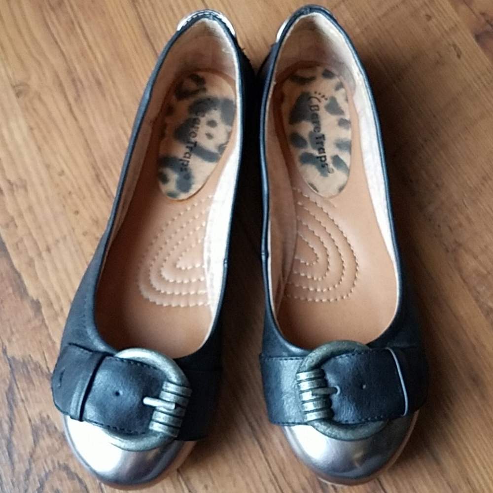 💕 Bare Traps Black & Silver Buckle Ballet Flats - Picture 2 of 7